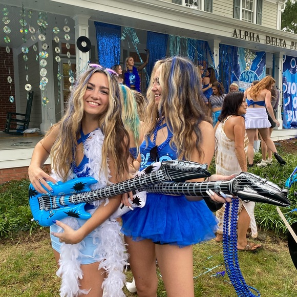 Meet your Posher, Cameron - Picture 5 of 5